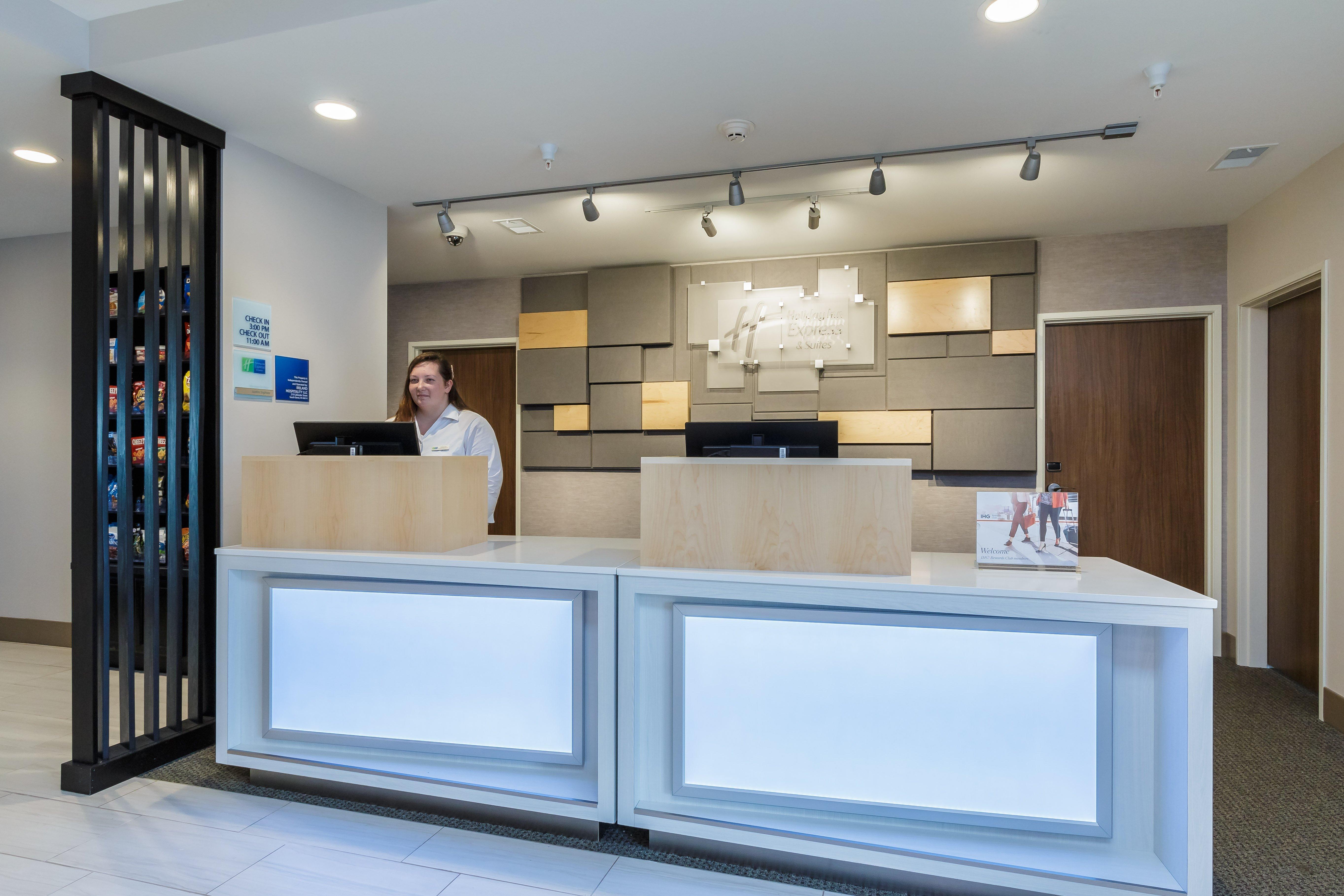 Express & Suites- Casino By Ihg Hotel South Bend