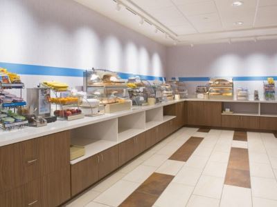 Express & Suites- Casino By Ihg Hotel 3*