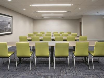 Express & Suites- Casino By Ihg Hotel South Bend